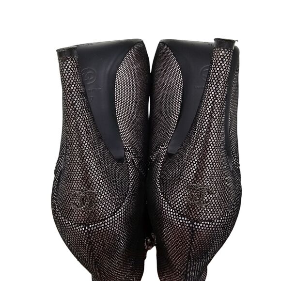 Chanel CC Cap Toe Ankle Heel Boot Size 37 US 6 6.5 Silver Metallic Leather Zip - Picture 8 of 11